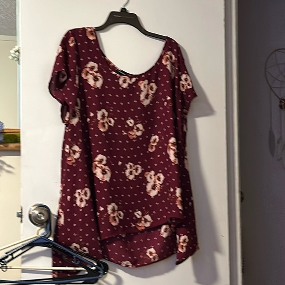 Floral patterned blouse - Picture 2 of 3